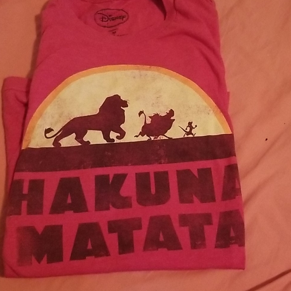Disney Tops - DISNEY LION KING TEE MEDIUM